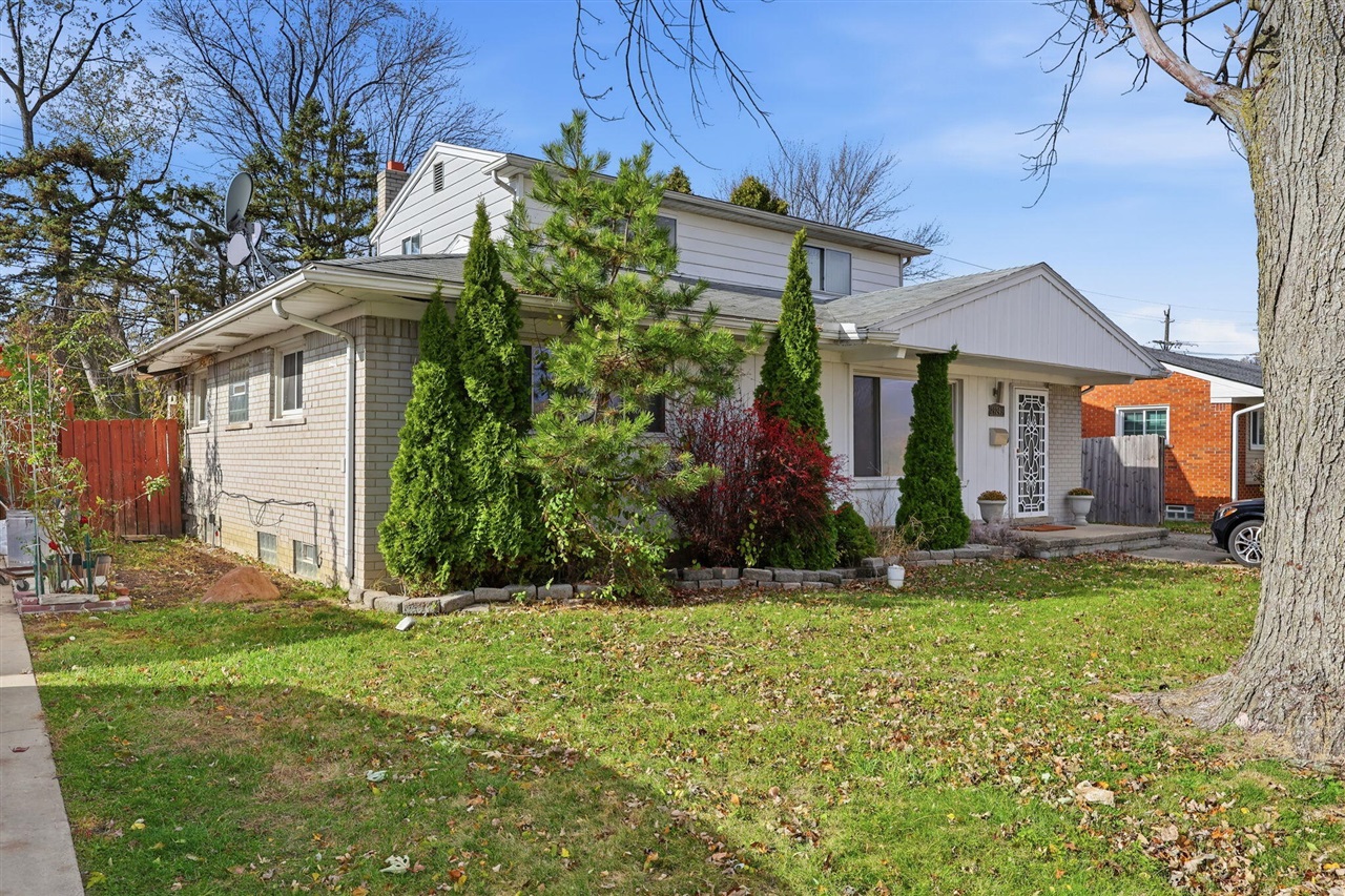 Homes for sale in Southfield, MI | 29249 Everett St, Southfield, MI 48076 | MLS# 70505061
