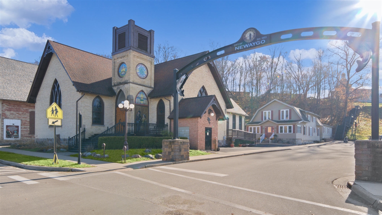 Homes for sale in Newaygo, MI | 30 Quarterline St, Newaygo, MI 49337 | MLS# 70505073