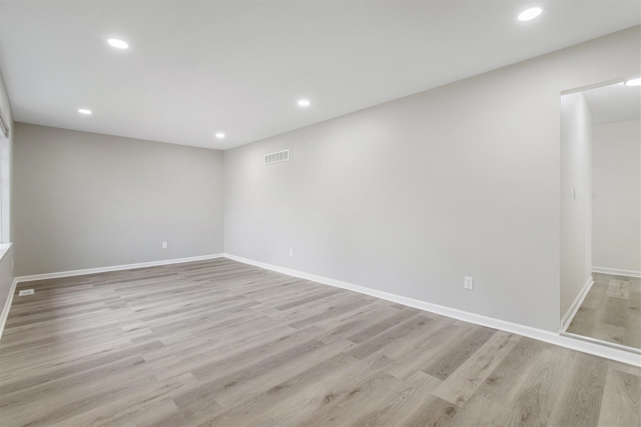 Homes for sale in Troy, MI | 1735 Crestline Dr, Troy, MI 48083 | MLS# 70505375