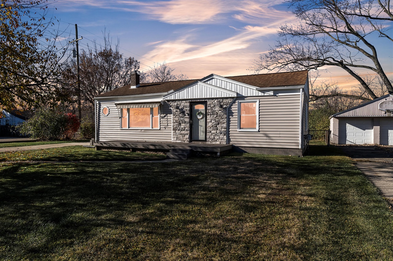 Homes for sale in Livonia, MI | 19135 Weyher St, Livonia, MI 48152 | MLS# 70505917