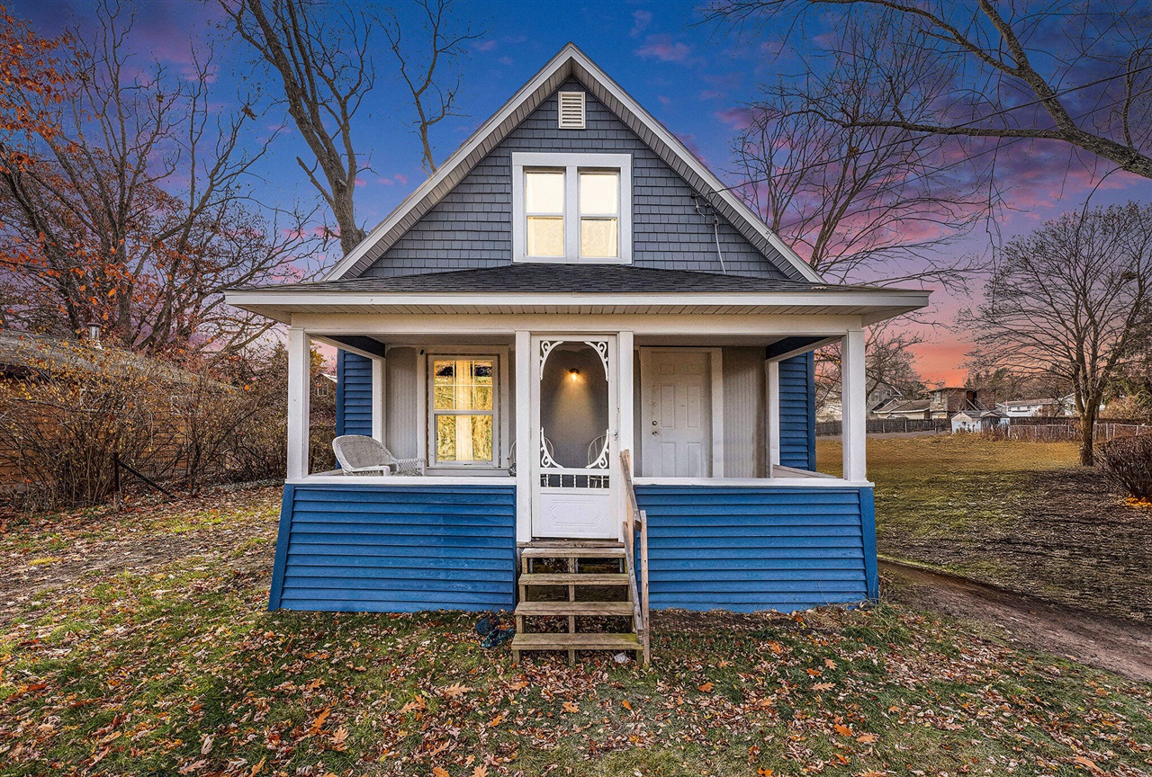 Homes for sale in Cadillac, MI | 211 Marble St, Cadillac, MI 49601 | MLS# 70505958