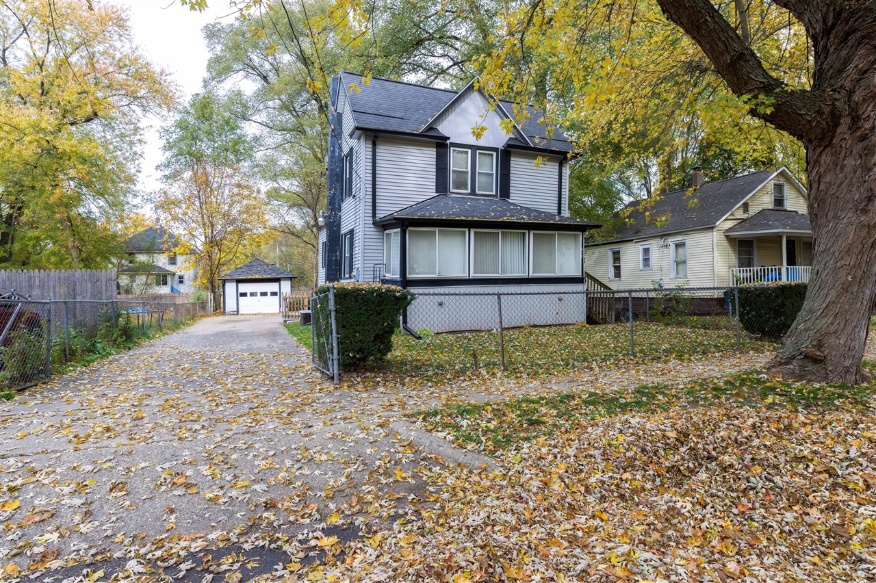 Homes for sale in Kalamazoo, MI | 610 Bosker Ave, Kalamazoo, MI 49007 | MLS# 70505993