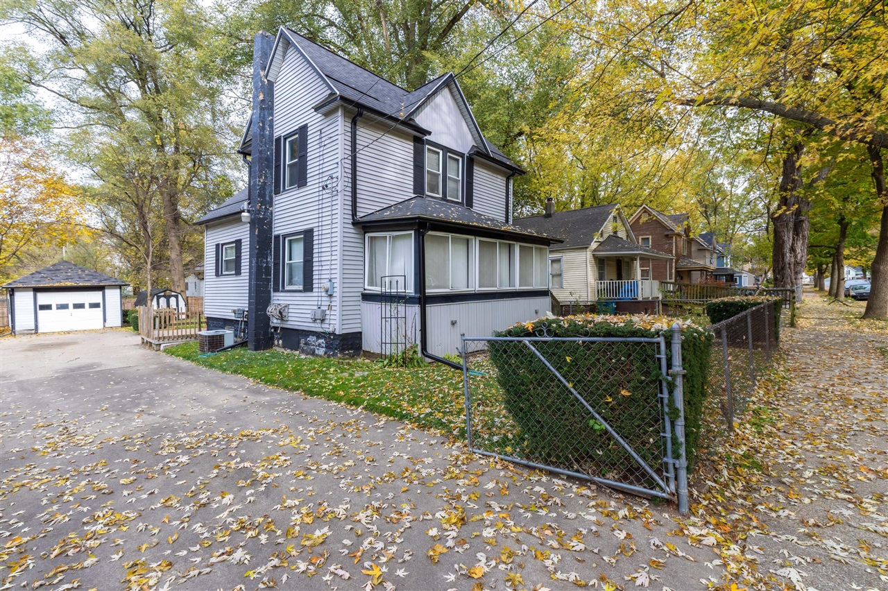 Homes for sale in Kalamazoo, MI | 610 Bosker Ave, Kalamazoo, MI 49007 | MLS# 70505993