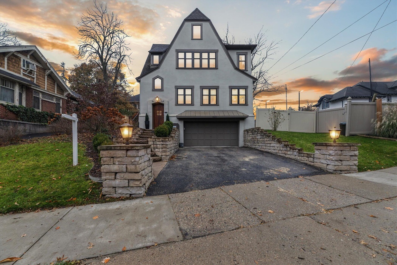 Homes for sale in Grand Rapids, MI | 1824 Sherman St, Grand Rapids, MI 49506 | MLS# 70506030