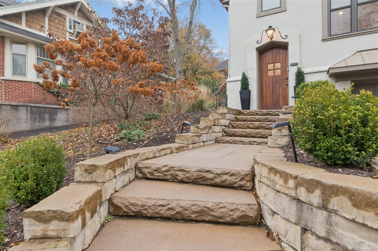 Homes for sale in Grand Rapids, MI | 1824 Sherman St, Grand Rapids, MI 49506 | MLS# 70506030