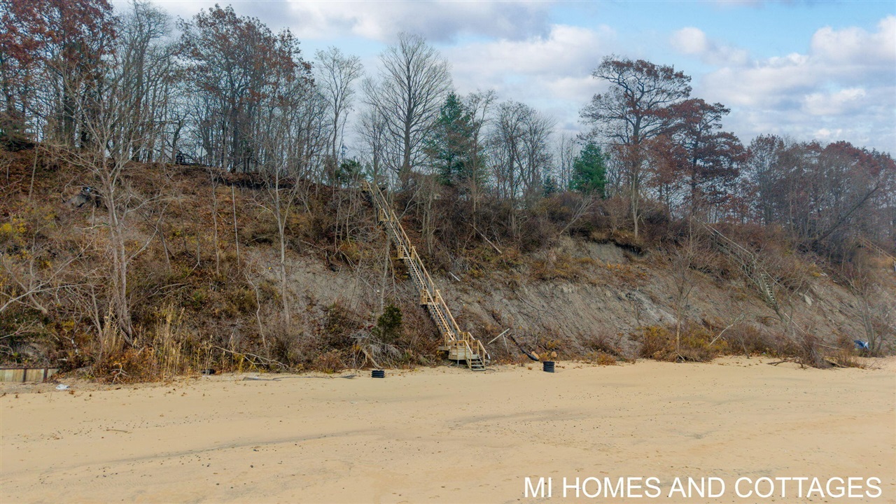 Homes for sale in Fennville, MI | 7128 116Th Ave, Fennville, MI 49408 | MLS# 70506102