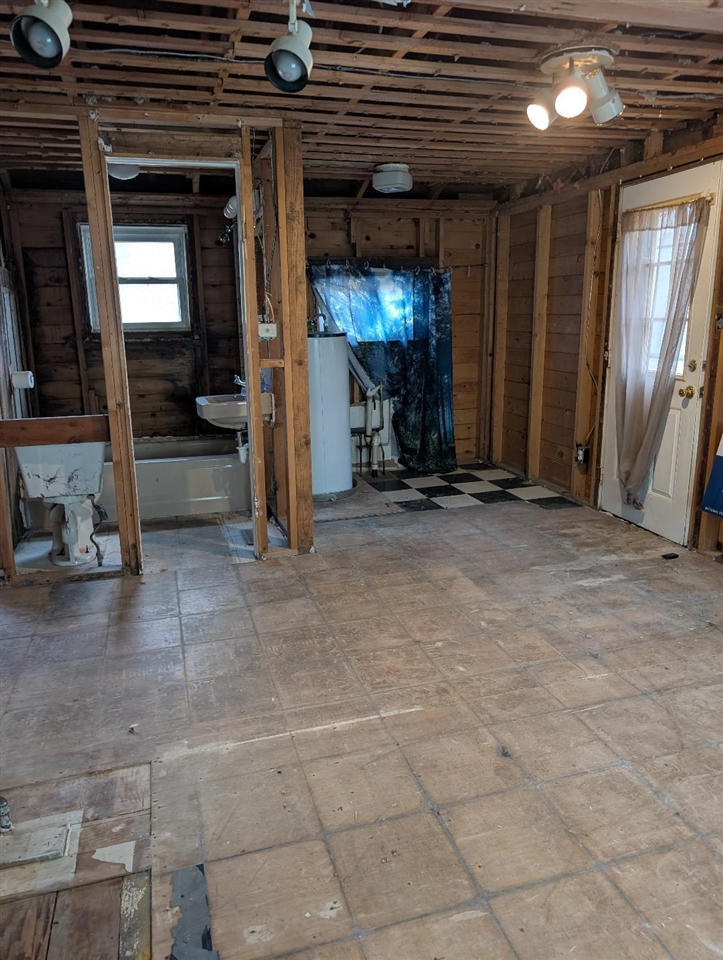 Homes for sale in Munith, MI | 216 Portage Lake Rd, Munith, MI 49259 | MLS# 70506471