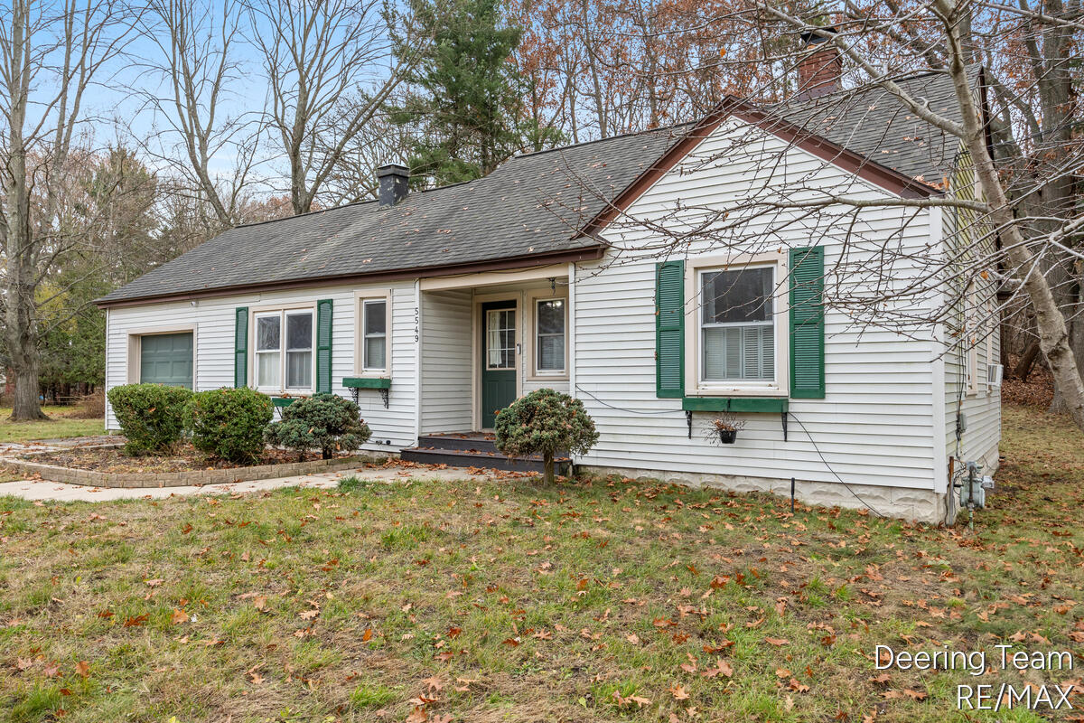 Homes for sale in Fruitport, MI | 5549 Airline Rd, Fruitport, MI 49415 | MLS# 70506475