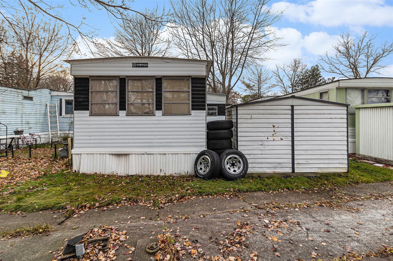 Homes for sale in Norton Shores, MI | 3527 Hoyt St #81, Norton Shores, MI 49444 | MLS# 70506656