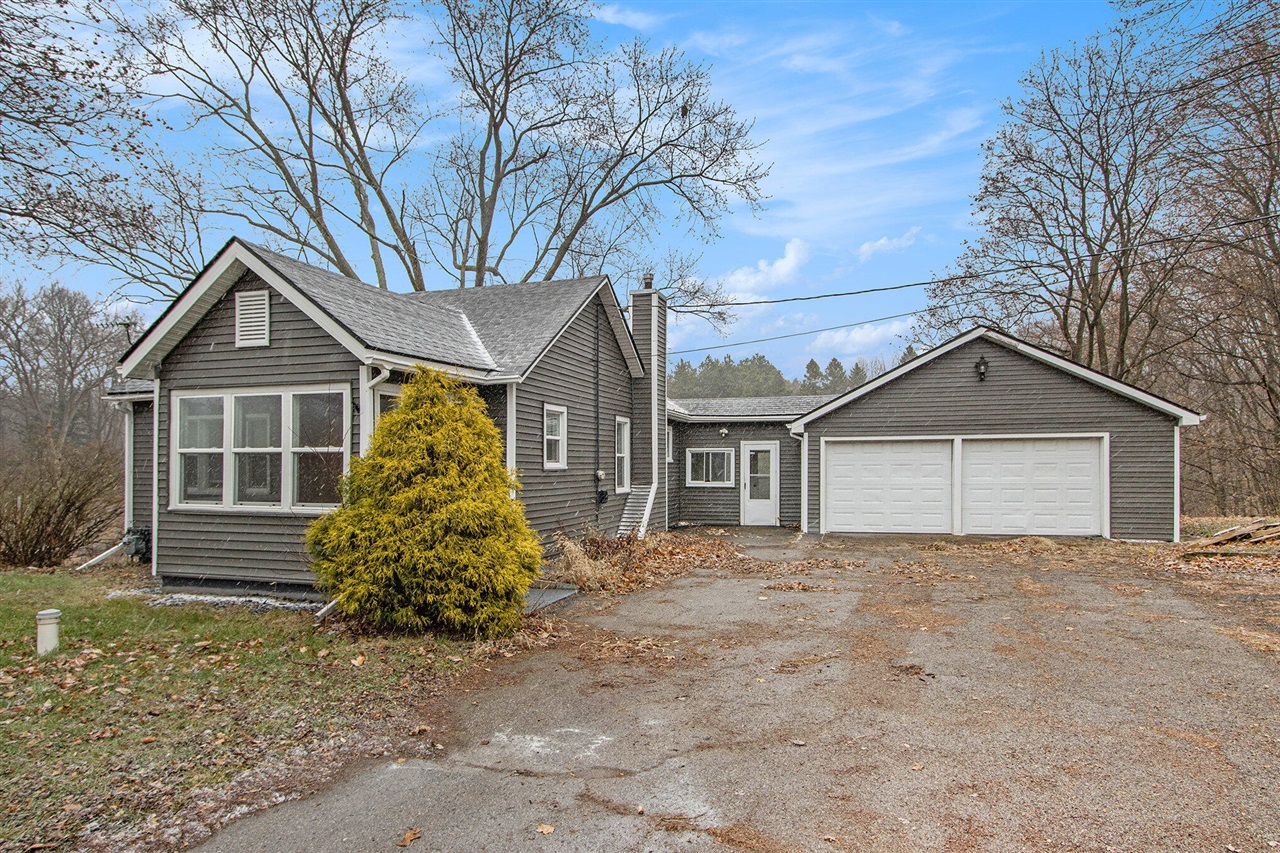 Homes for sale in Marshall, MI | 9180 17 Mile Rd, Marshall, MI 49068 | MLS# 70506696