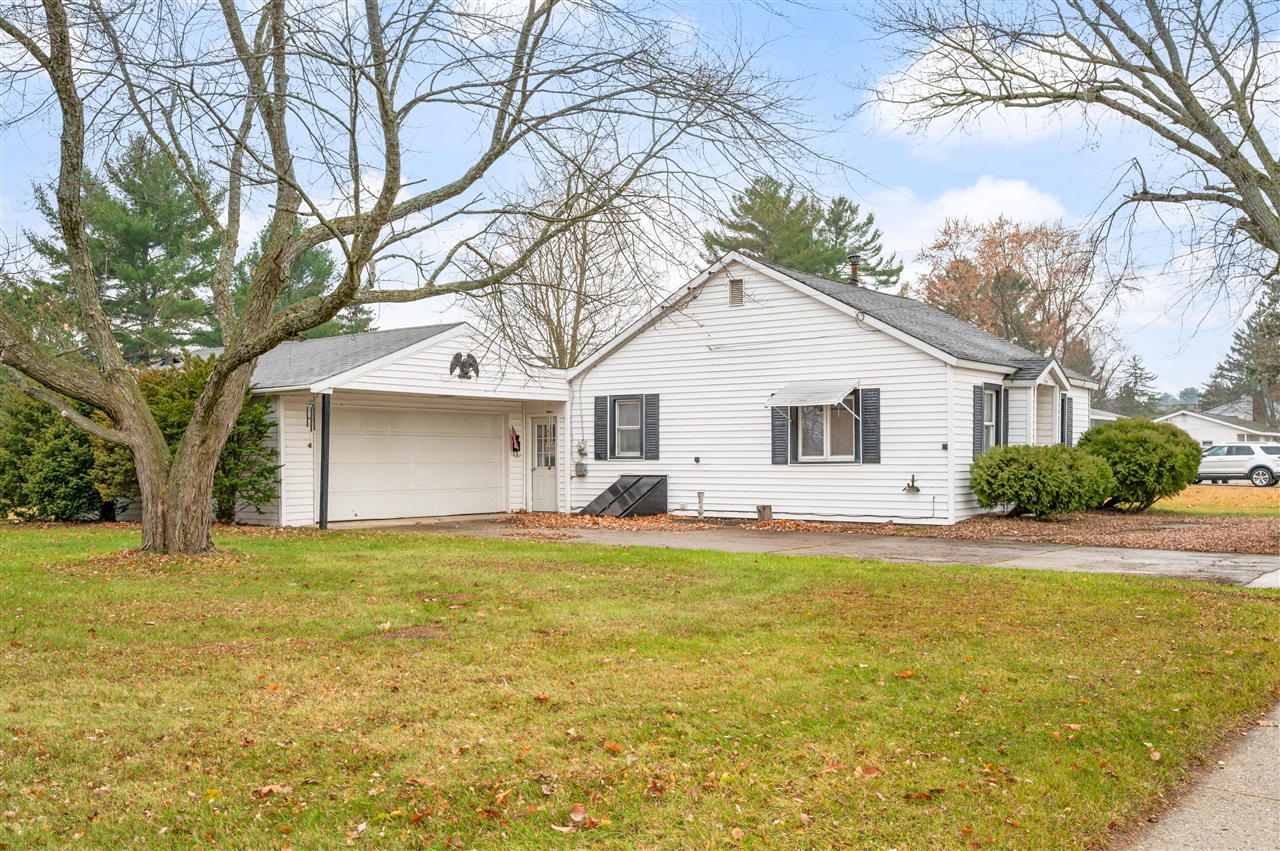 Homes for sale in Cadillac, MI | 1101 Chestnut St, Cadillac, MI 49601 | MLS# 70506755