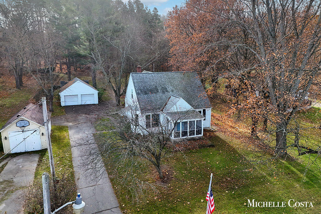 Homes for sale in Lowell, MI | 13100 Grand River Dr, Lowell, MI 49331 | MLS# 70506979