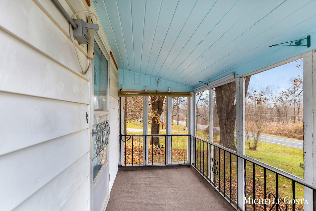 Homes for sale in Lowell, MI | 13100 Grand River Dr, Lowell, MI 49331 | MLS# 70506979