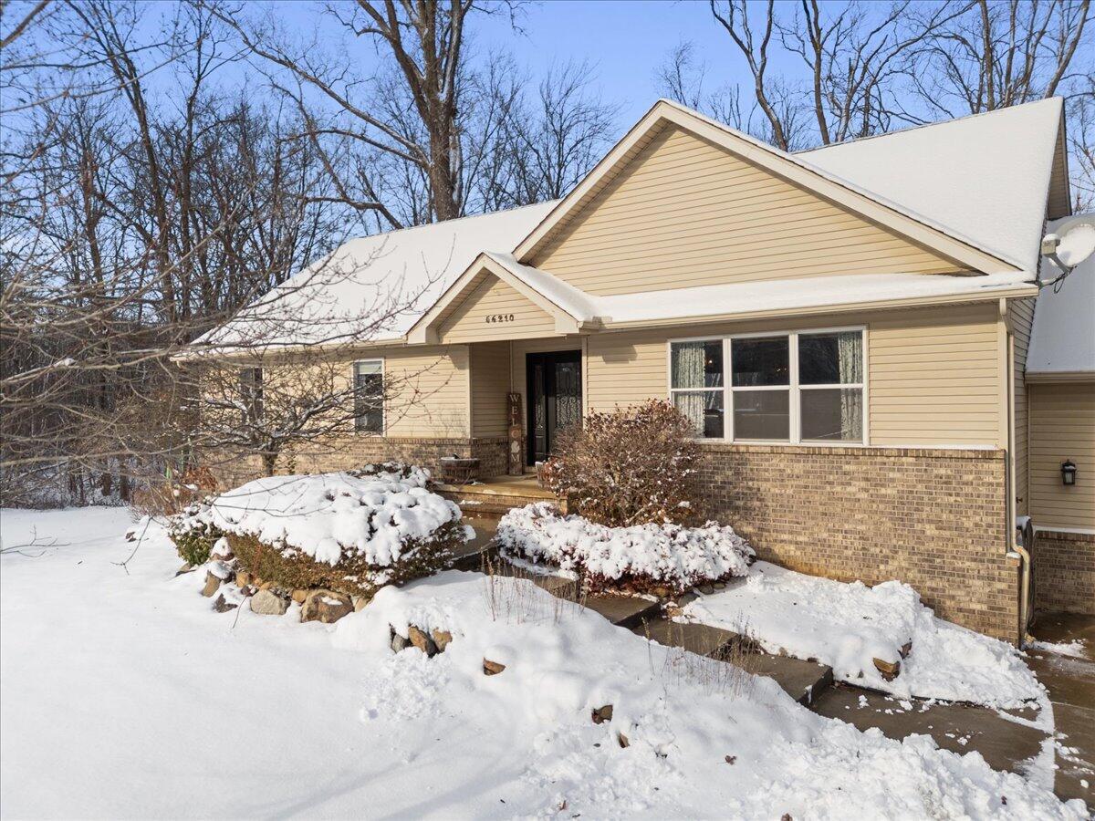 Homes for sale in New Hudson, MI | 56210 11 Mile Rd, New Hudson, MI 48165 | MLS# 70507127