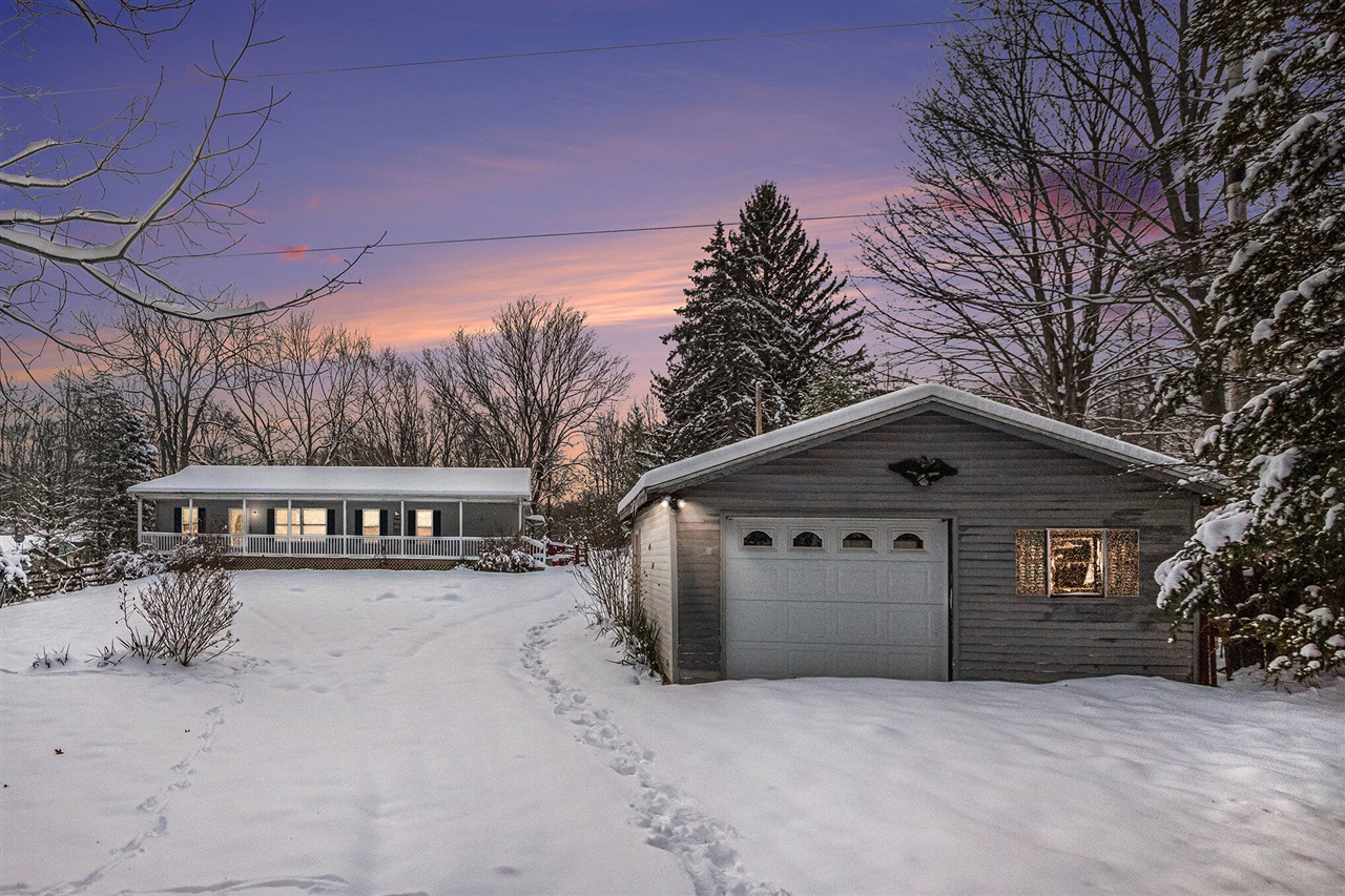 Homes for sale in Buchanan, MI | 2810 Oak Forest Rd, Buchanan, MI 49107 | MLS# 70507151