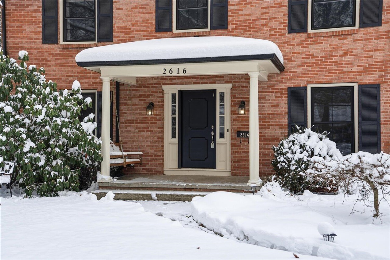 Homes for sale in Kalamazoo, MI | 2616 Lomond Dr, Kalamazoo, MI 49008 | MLS# 70507187