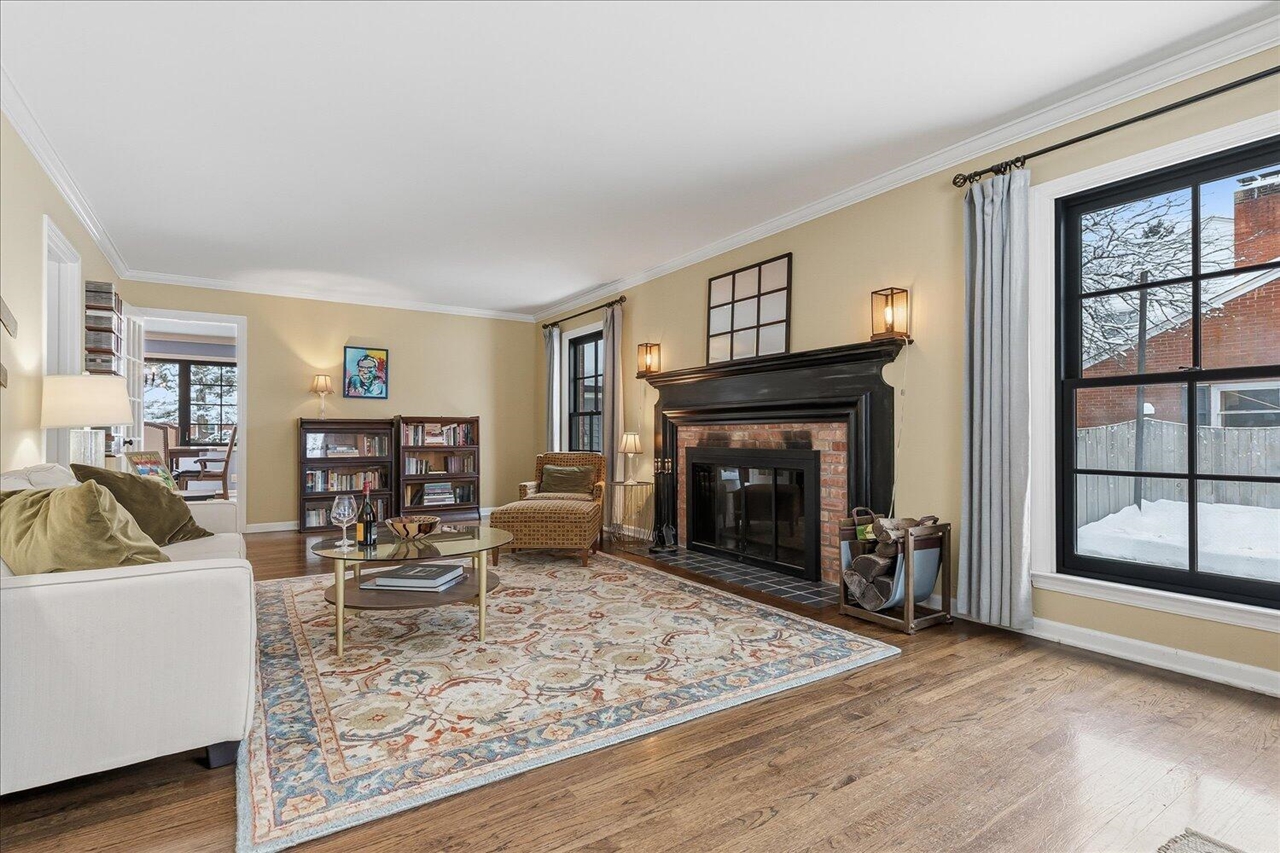 Homes for sale in Kalamazoo, MI | 2616 Lomond Dr, Kalamazoo, MI 49008 | MLS# 70507187