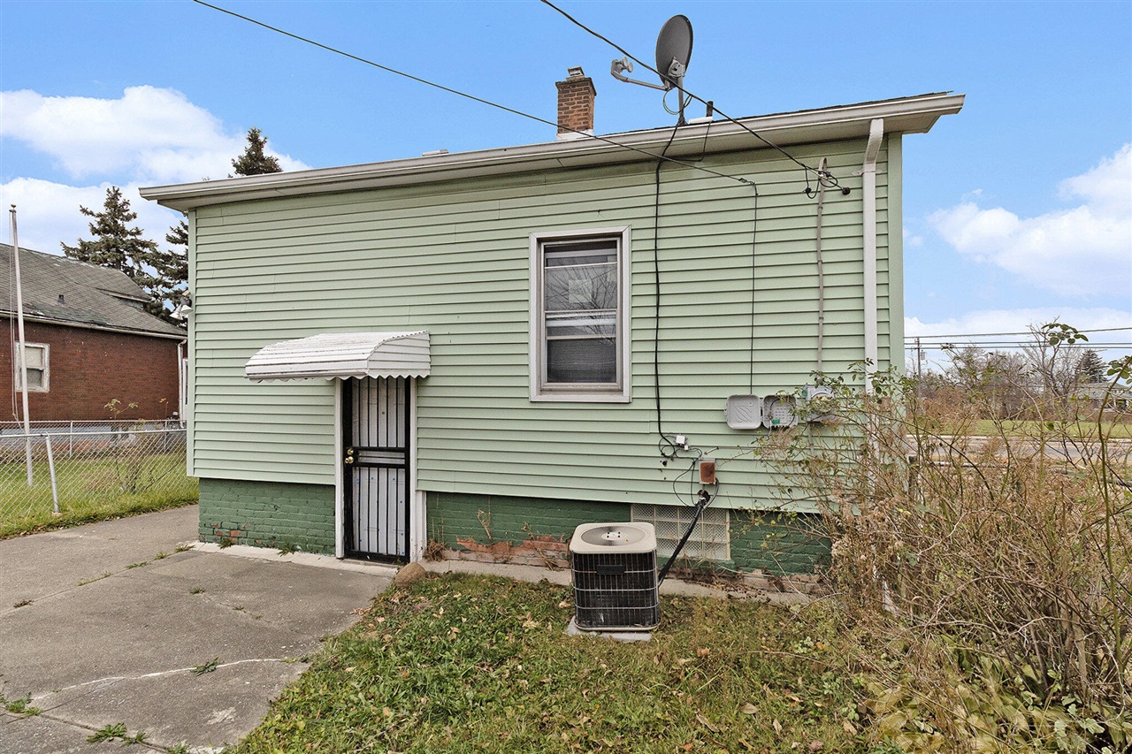 Homes for sale in Detroit, MI | 4618 Alter Rd, Detroit, MI 48215 | MLS# 70507303