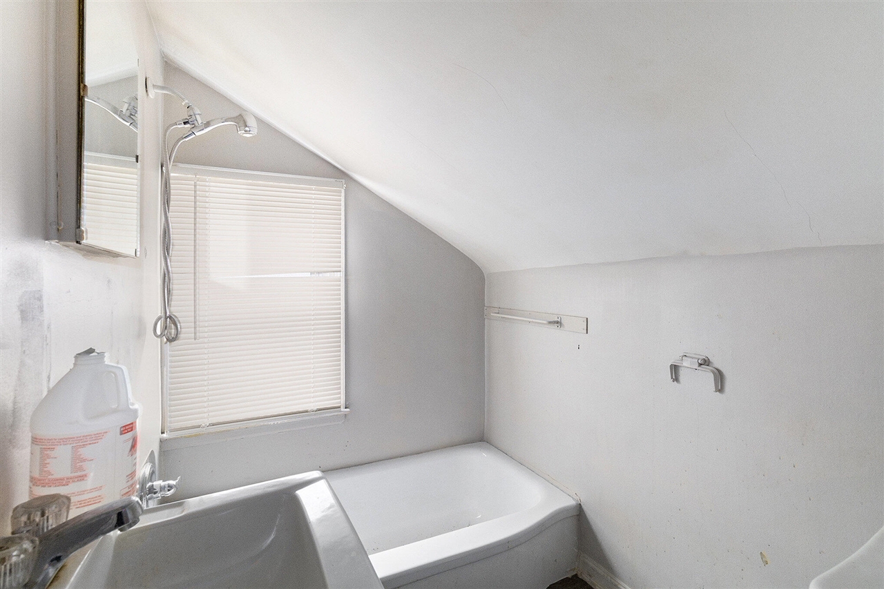 Homes for sale in Detroit, MI | 4618 Alter Rd, Detroit, MI 48215 | MLS# 70507303