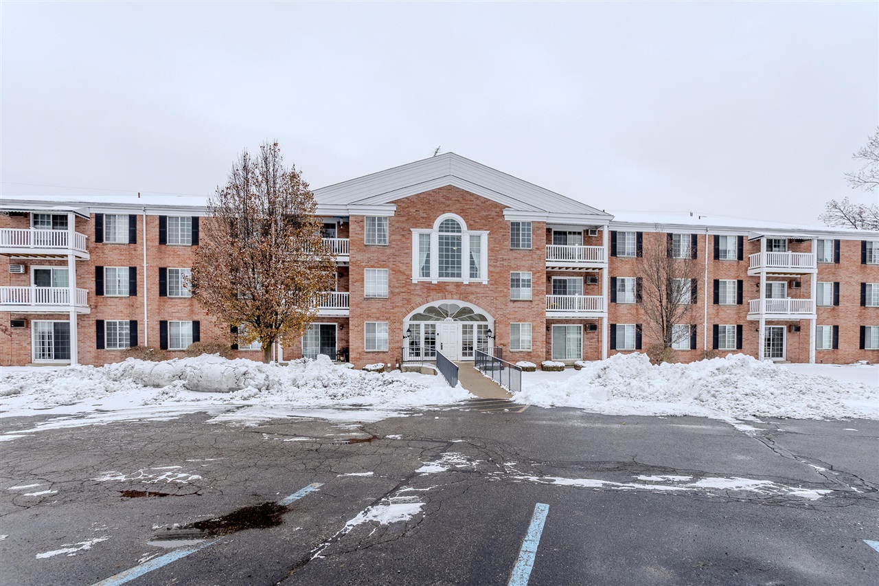 Homes for sale in Wyoming, MI | 2207 Porter St, Wyoming, MI 49519 | MLS# 70507325