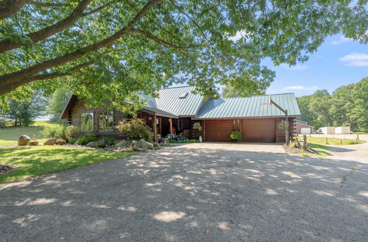 Homes for sale in Hopkins, MI | 3310 26th St, Hopkins, MI 49328 | MLS# 70507432