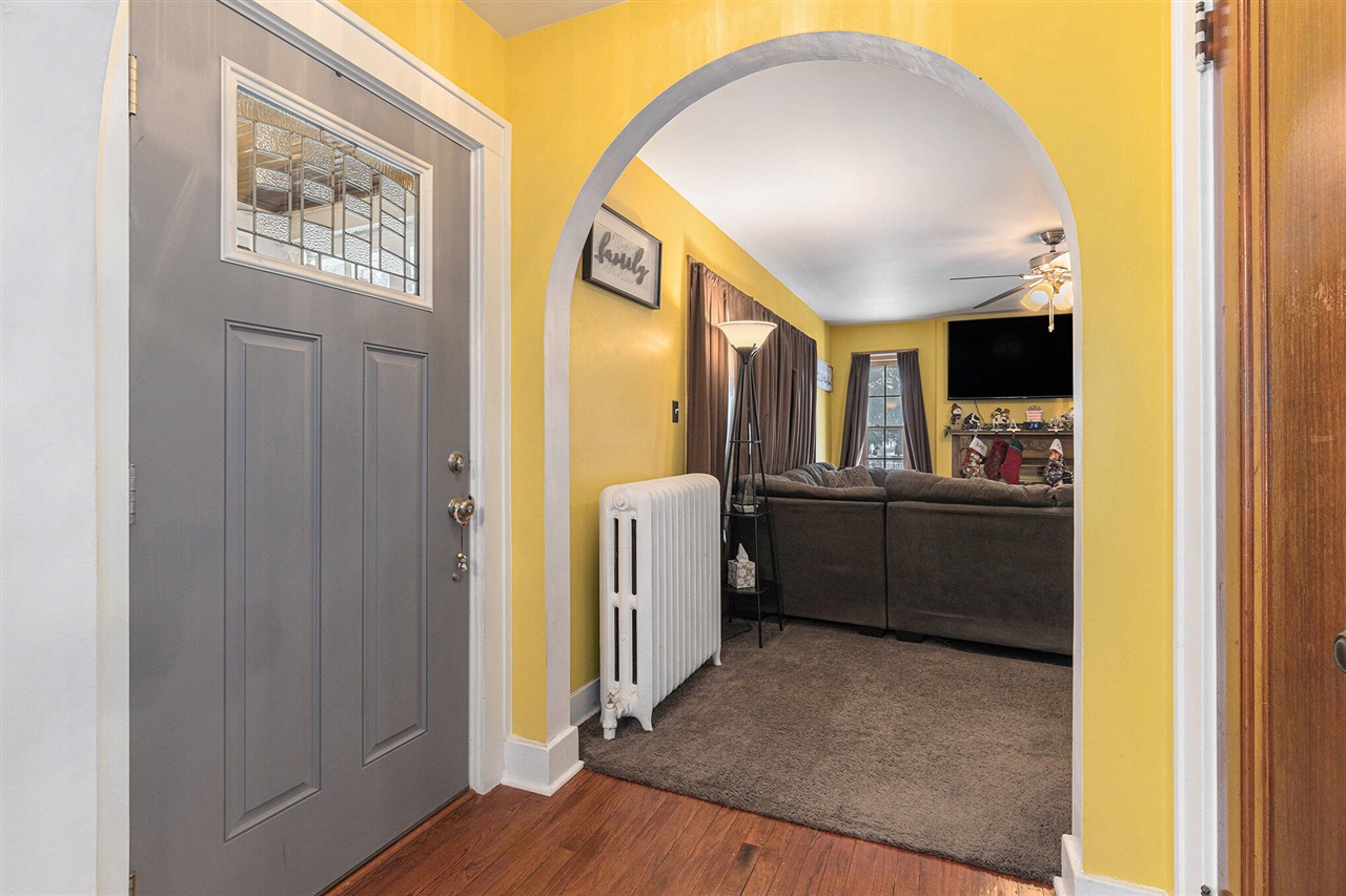 Homes for sale in Greenville, MI | 218 W Grove St, Greenville, MI 48838 | MLS# 70507463