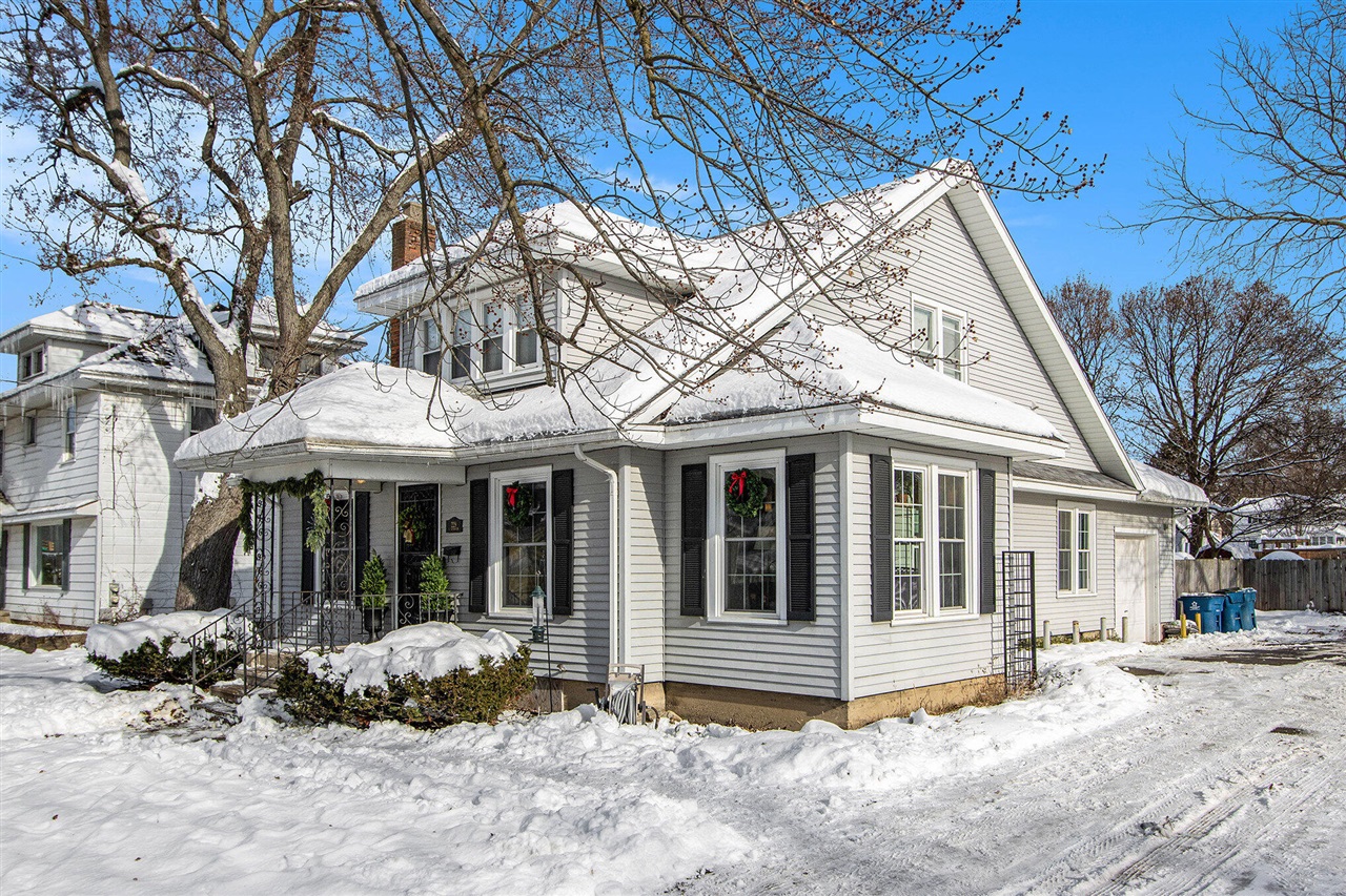 Homes for sale in Kalamazoo, MI | 229 S Riverview Dr, Kalamazoo, MI 49004 | MLS# 70508116