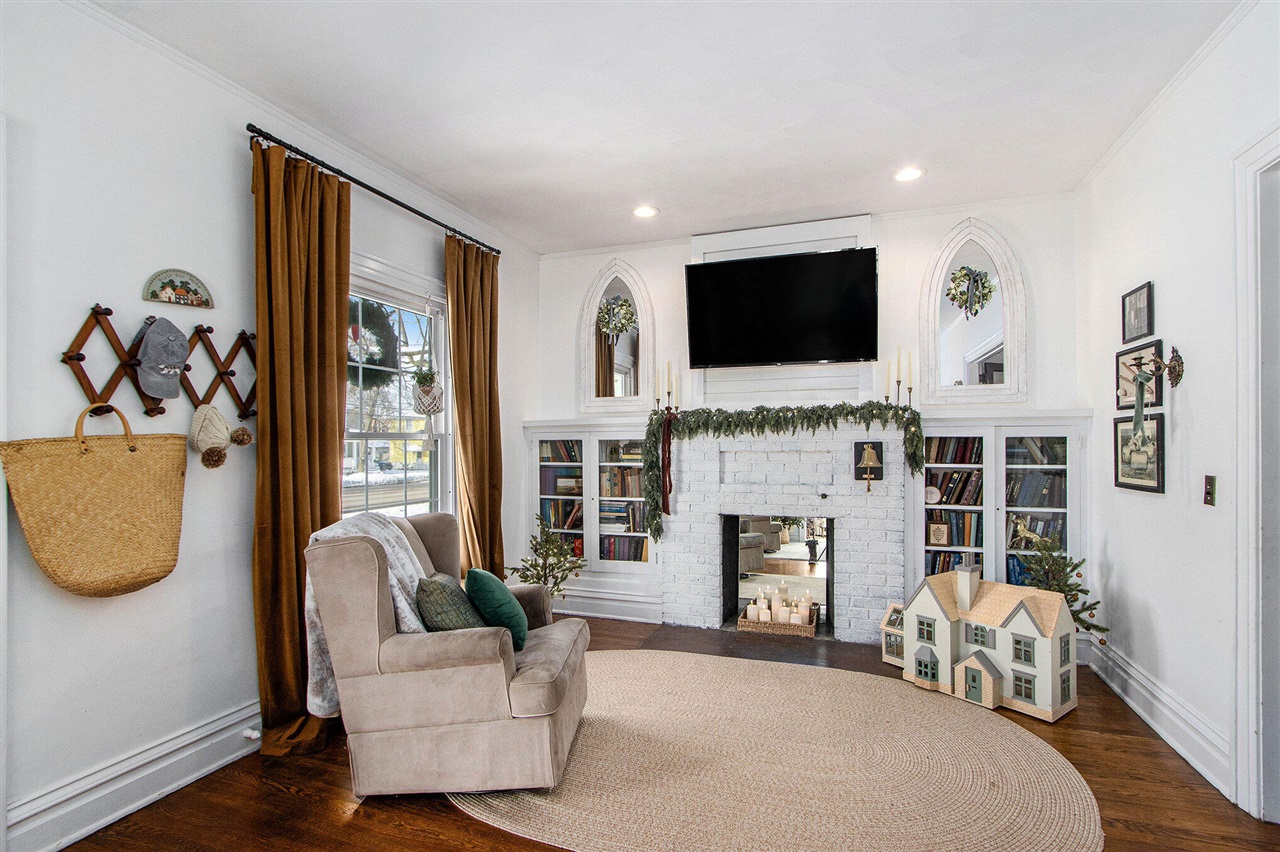 Homes for sale in Kalamazoo, MI | 229 S Riverview Dr, Kalamazoo, MI 49004 | MLS# 70508116