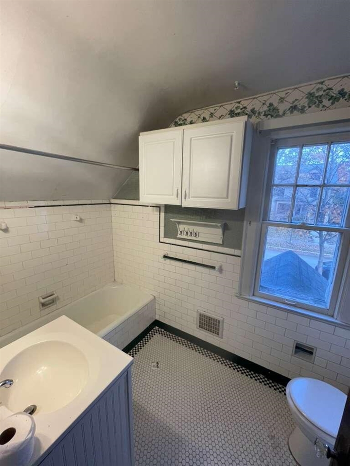 Homes for sale in Pleasant Ridge, MI | 16 Devonshire Rd, Pleasant Ridge, MI 48069 | MLS# 70508327