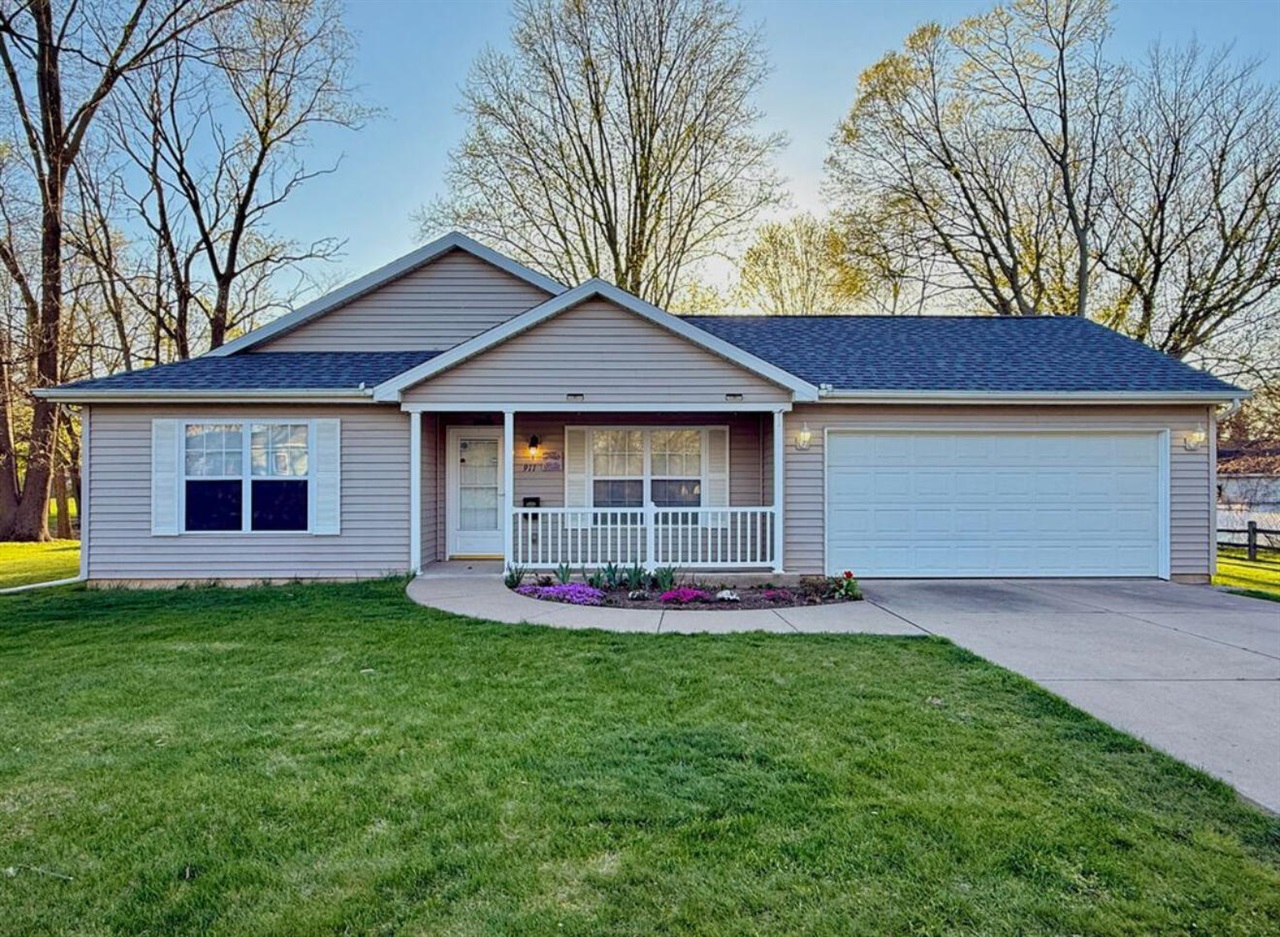 Homes for sale in Three Rivers, MI | 911 S Lincoln Ave, Three Rivers, MI 49093 | MLS# 70508709