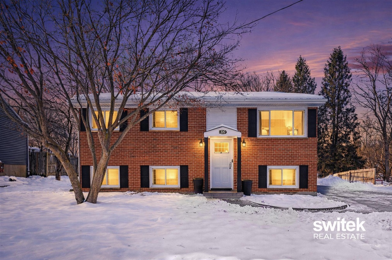 Homes for sale in Middleville, MI | 220 Stadium Dr, Middleville, MI 49333 | MLS# 70508856