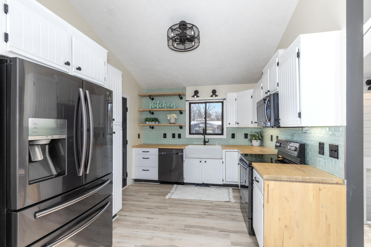 Homes for sale in Dimondale, MI | 10273 Burgundy Blvd, Dimondale, MI 48821 | MLS# 70508891