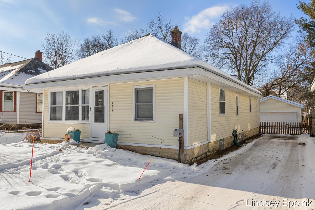 Homes for sale in Grand Rapids, MI | 2919 Botsford Ave, Grand Rapids, MI 49505 | MLS# 70508942