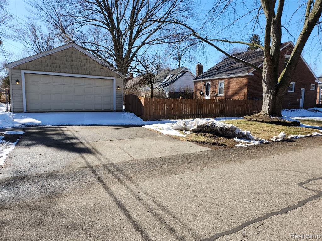 Homes for sale in Livonia, MI | 9840 Melrose, Livonia, MI 48150 | MLS# 60196212