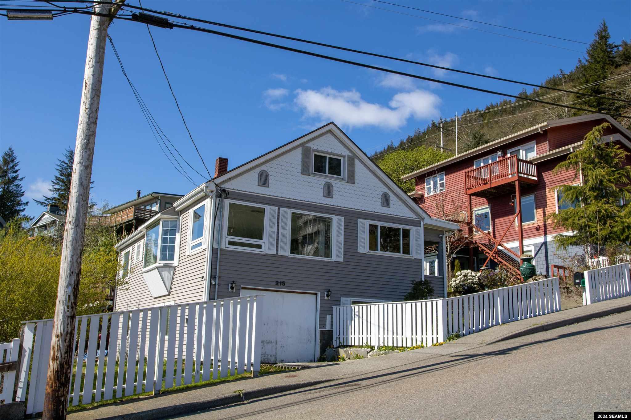 215 White Cliff Avenue, Ketchikan, AK 99901, 3 Bedrooms Bedrooms, ,1.5 BathroomsBathrooms,Residential,For Sale,White Cliff Avenue,24287