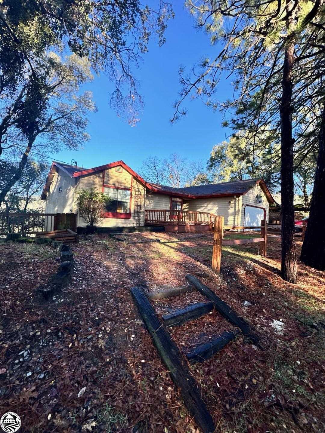 Photo of 22810 Meadow Ln in Sonora, CA