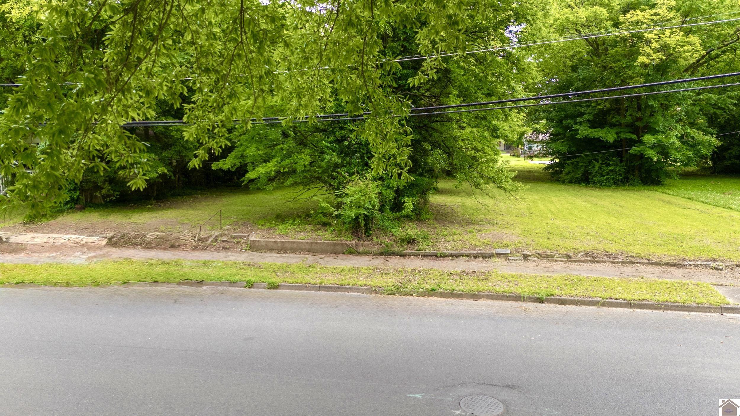 424/426 Walter Jetton Blvd.