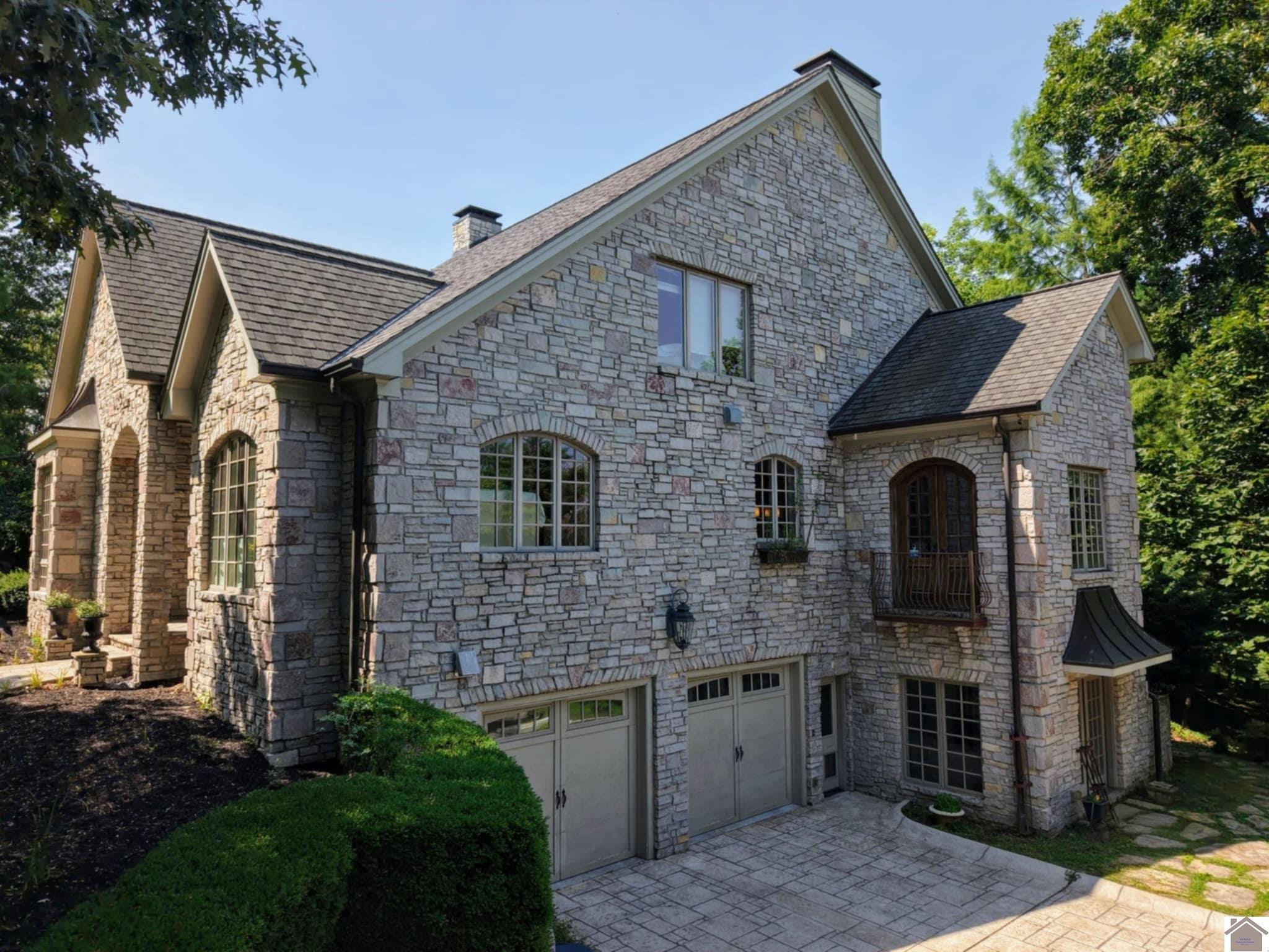 12 White Pine Pl