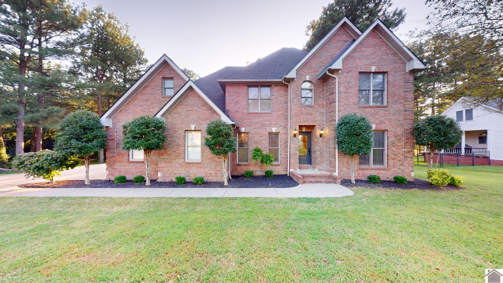 16 Greenwood Place