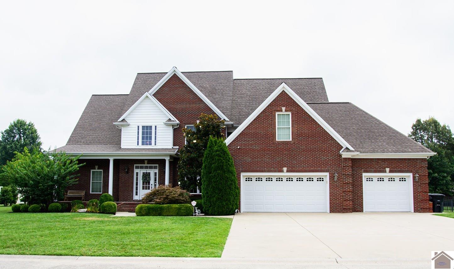 1800 Pear Tree Ln