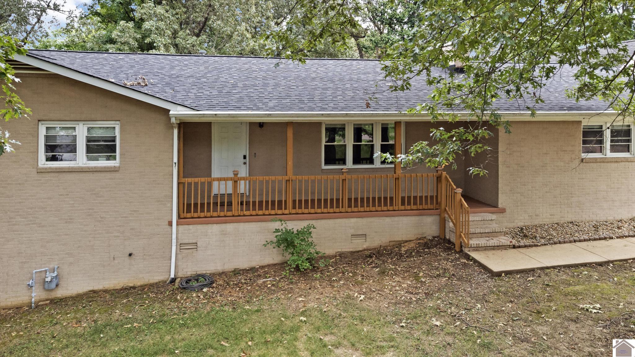 111 Circle Dr