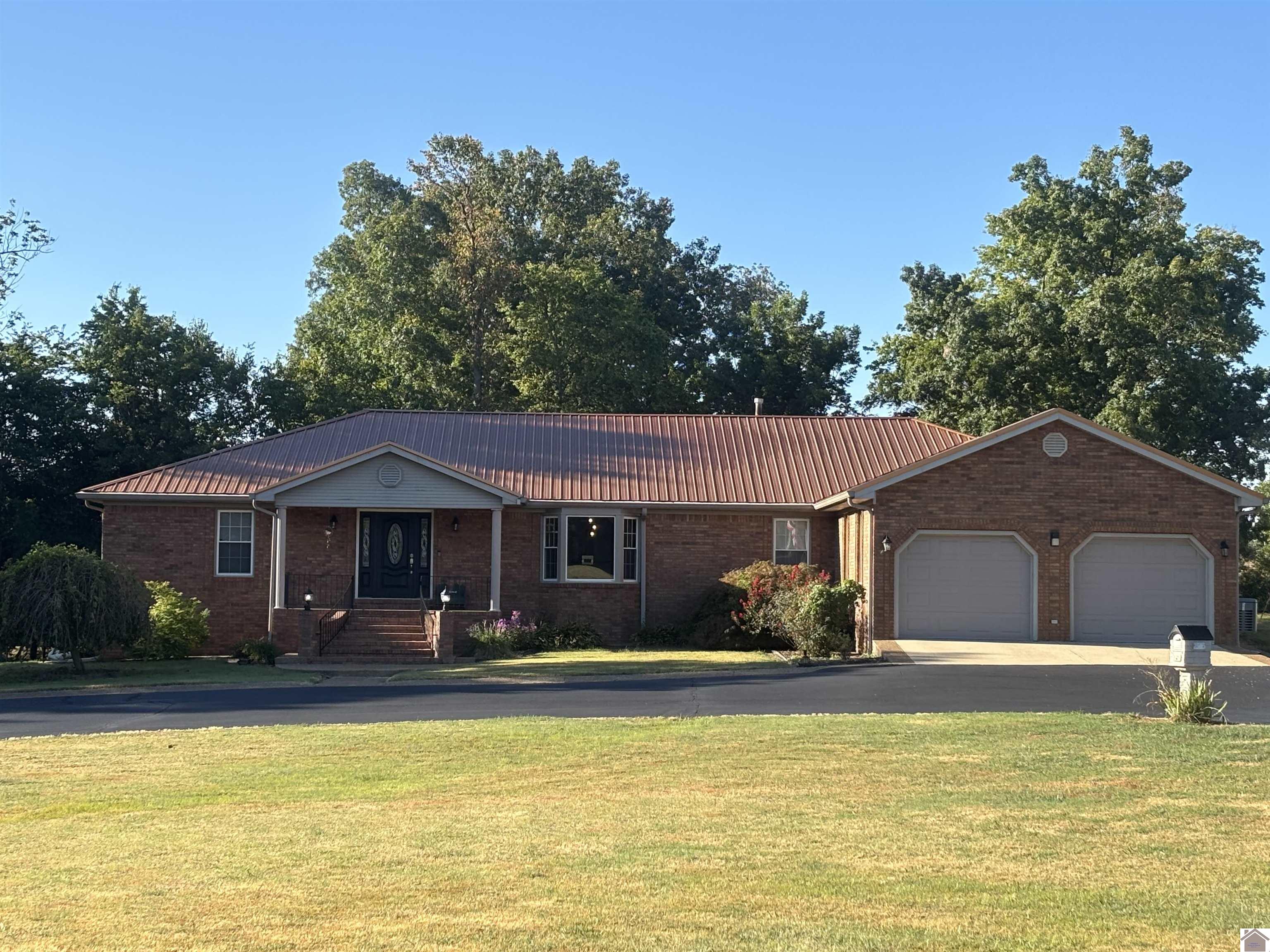 7505 Della Lane