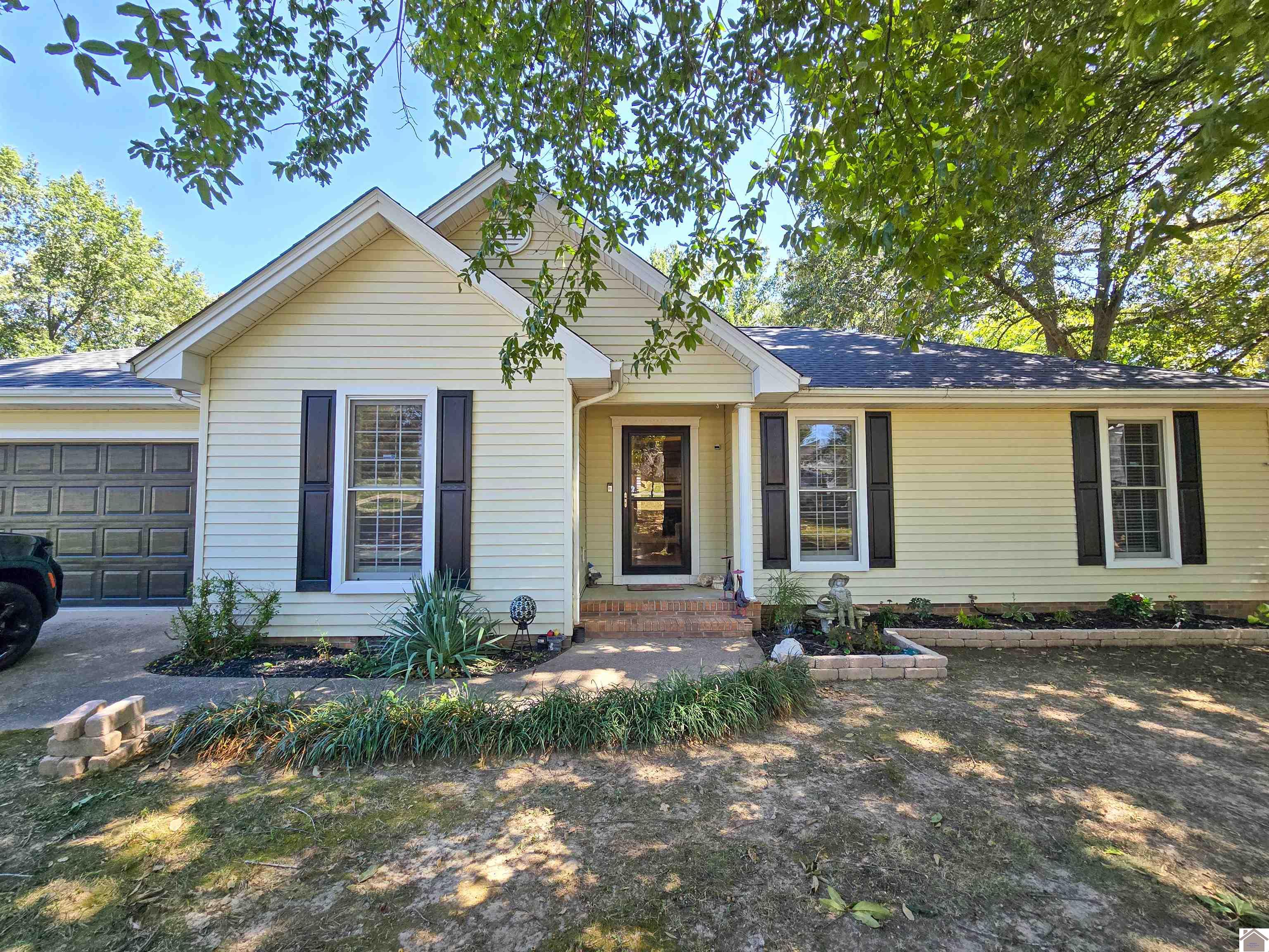 121 Raintree