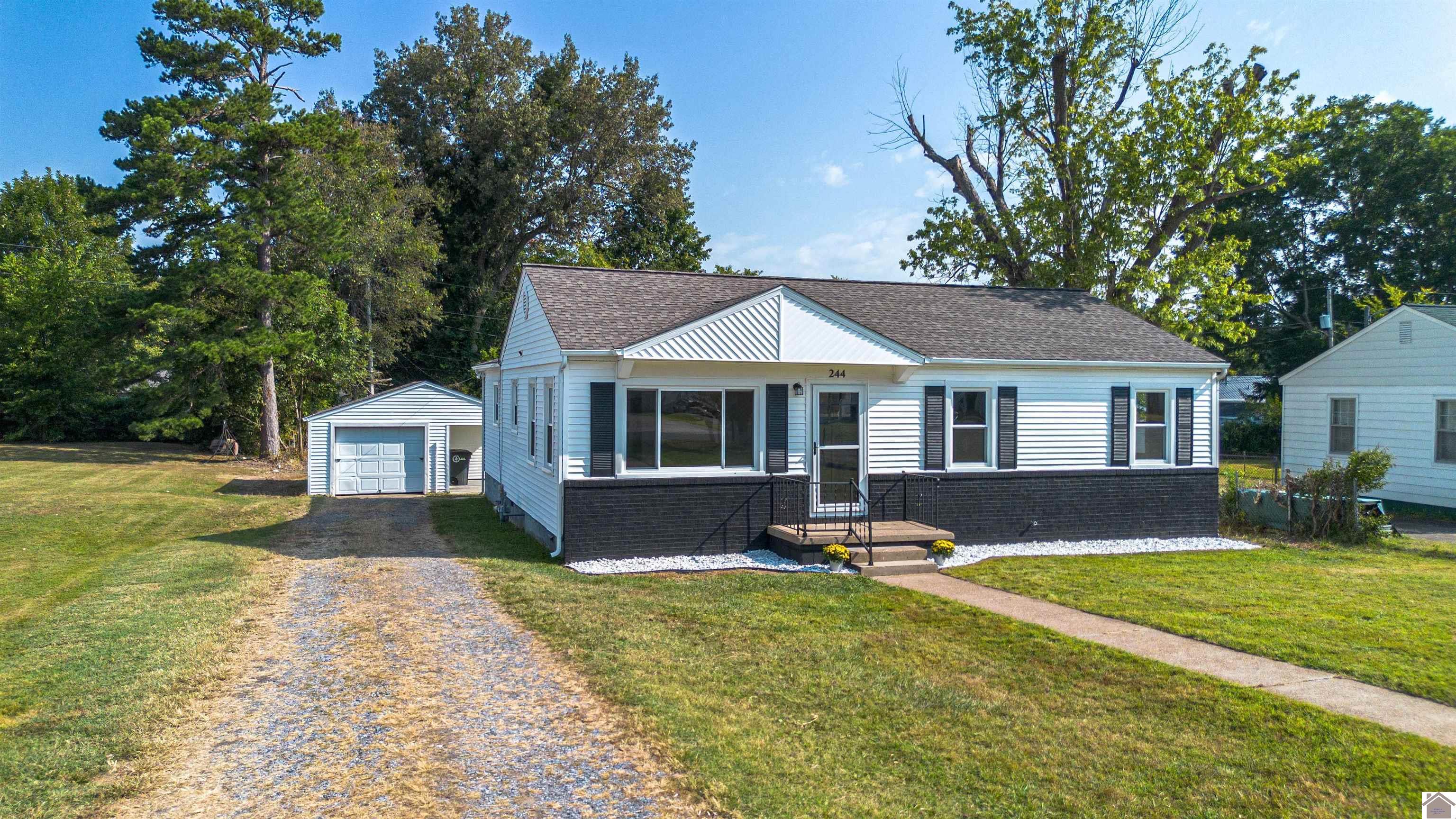 244 Iroquois Dr