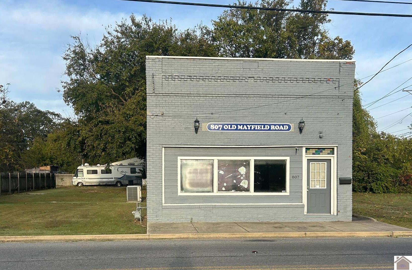 807 Old Mayfield Rd.