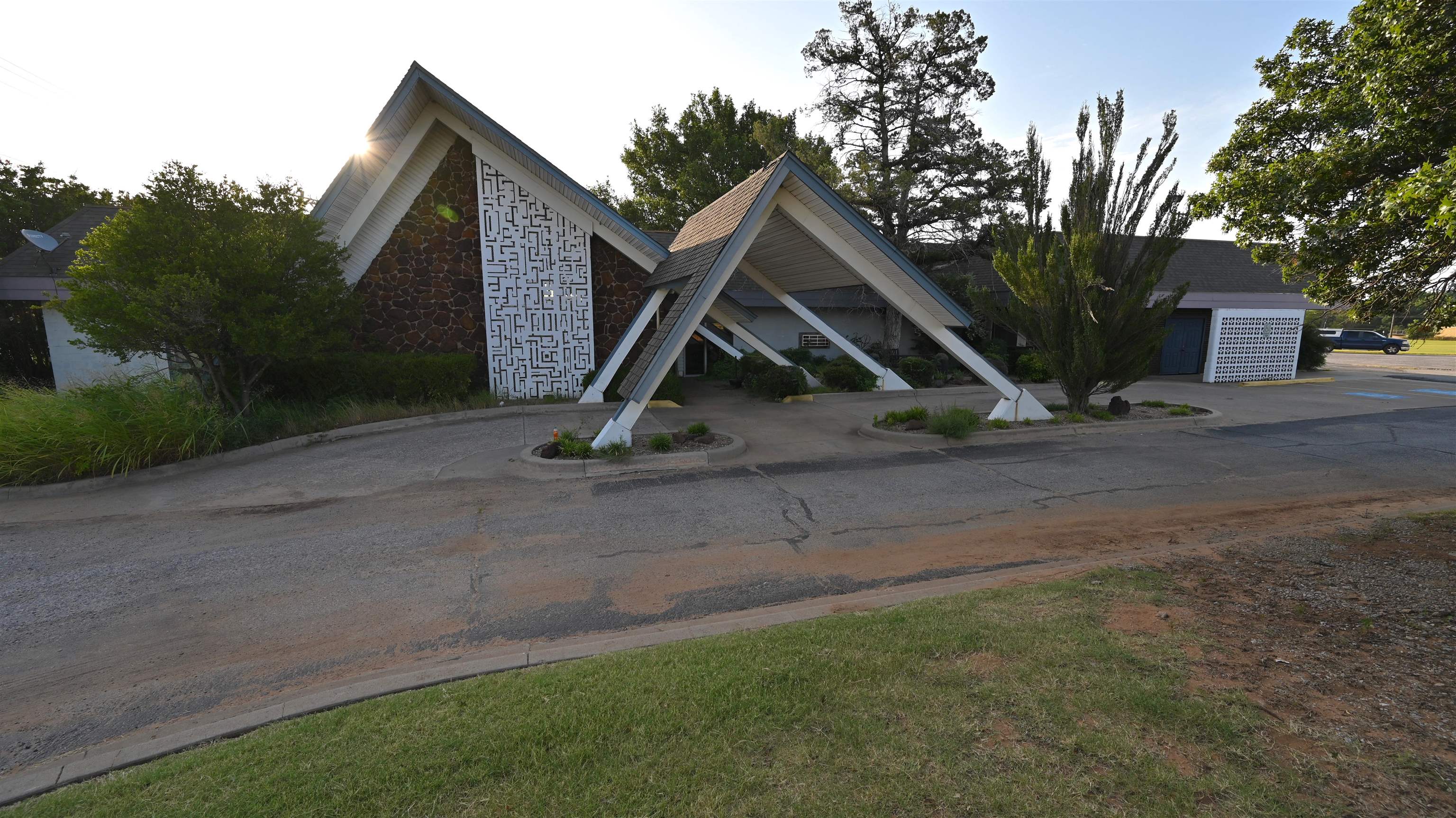 1904 N HWY 81, DUNCAN, OK 73533 Bridges Realty Group, LLC