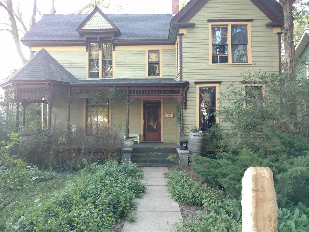802 N Cedar
