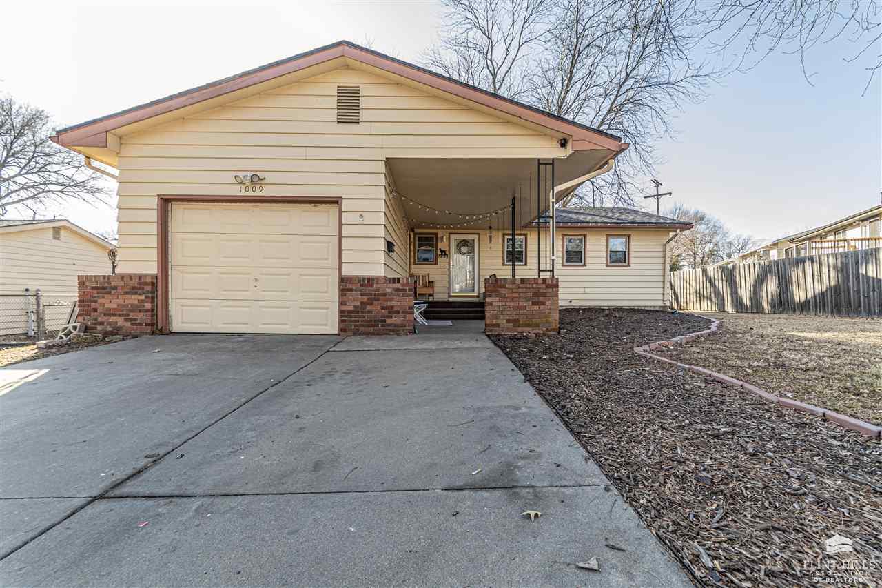 1009 Cedar Street