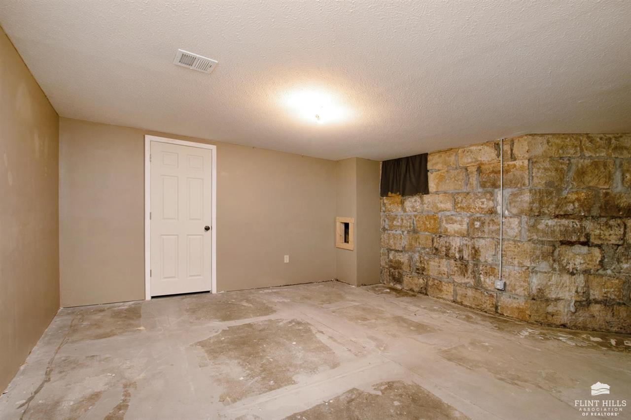 415 W Walnut Street