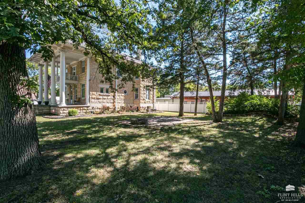 415 W Walnut Street